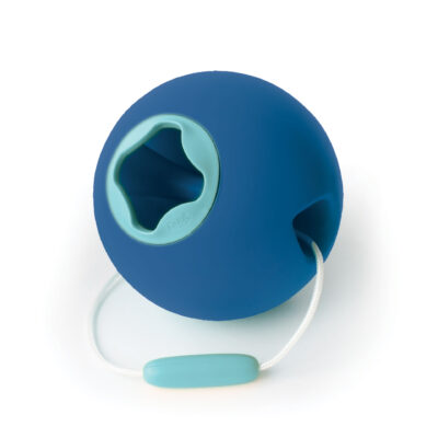 quut-jeu-de-plage-seau-ergonomique-anti-renversement-ballo-ocean-bleu