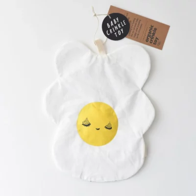 jouet-oeuf-froisse-wee-gallery-des-la-naissance-chez-oh-papillou-face